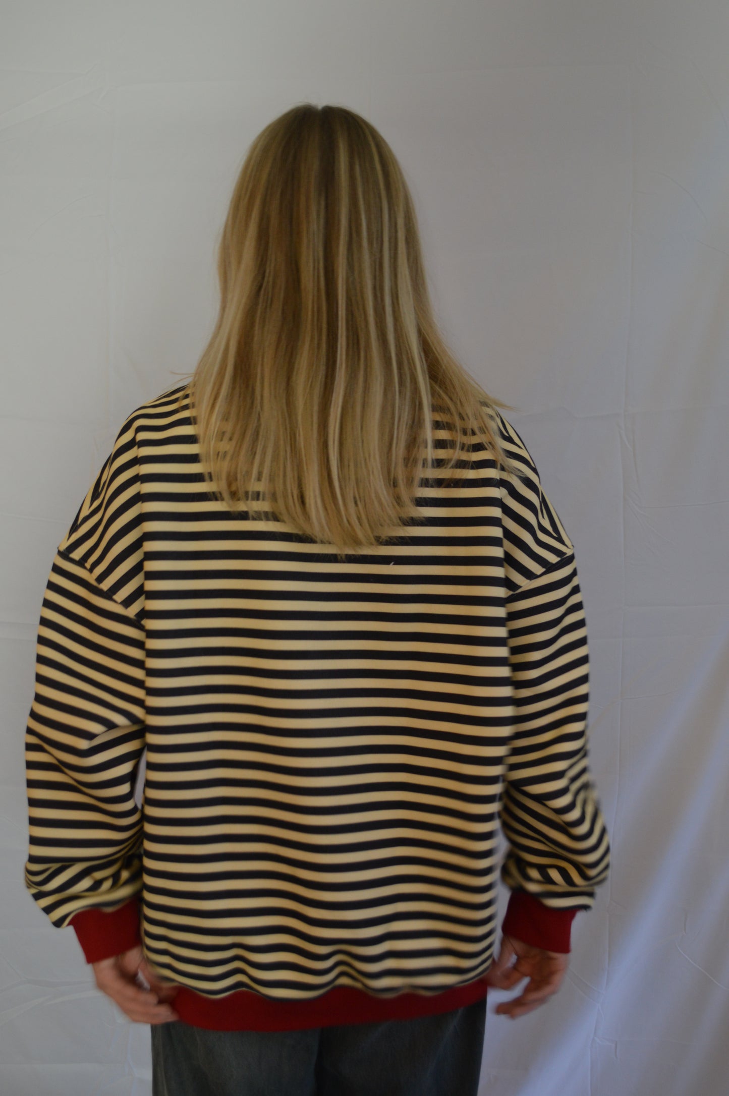 The striped sweater navy