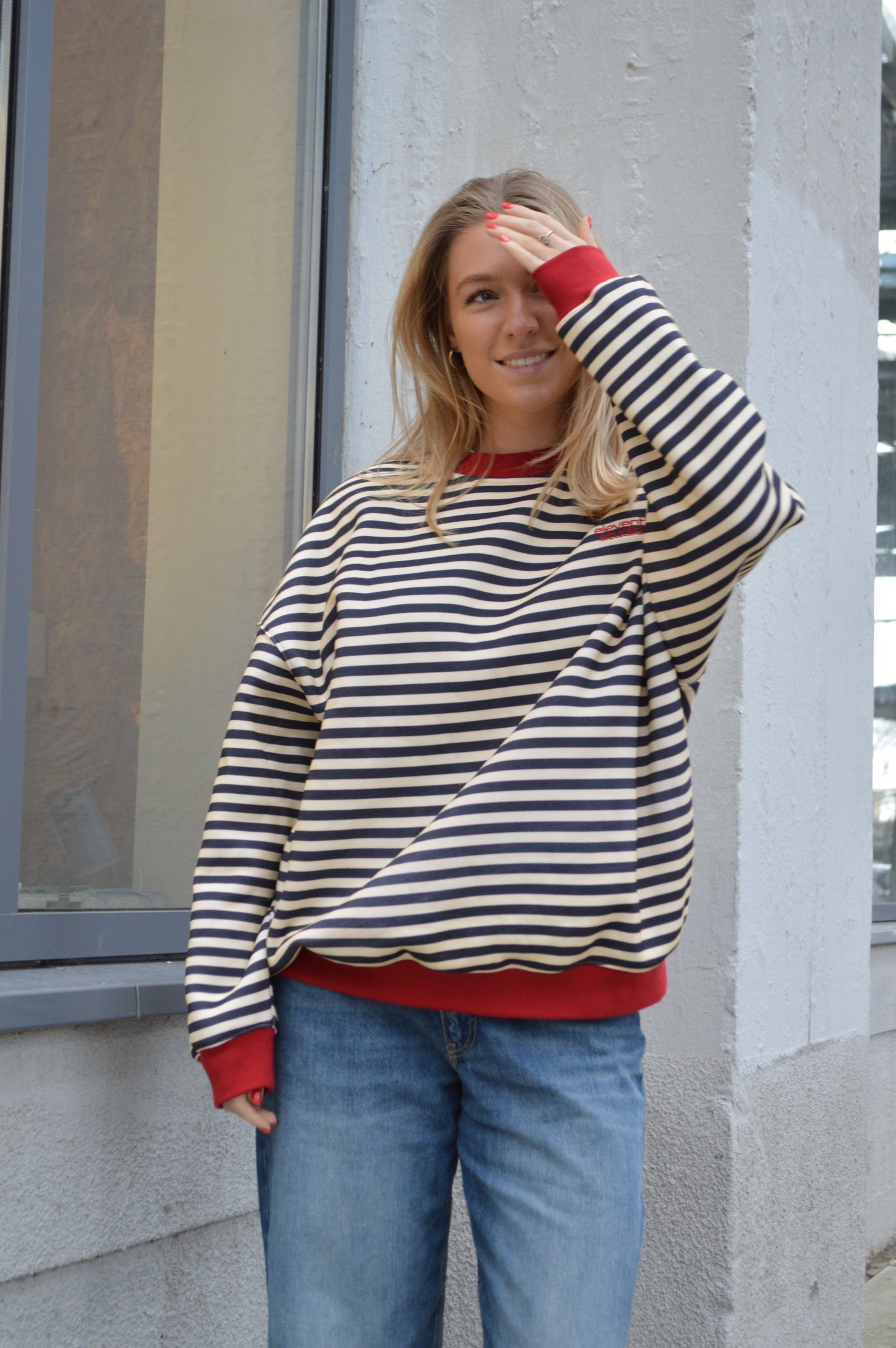The striped sweater navy