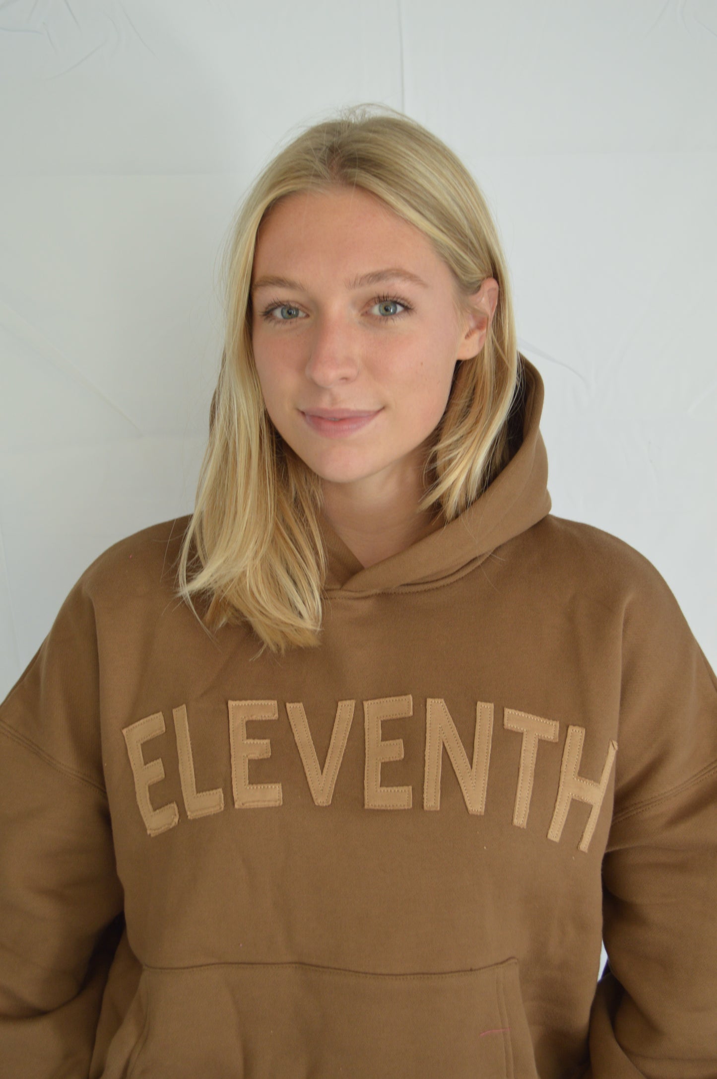 The ultimate logo boxy hoodie brown
