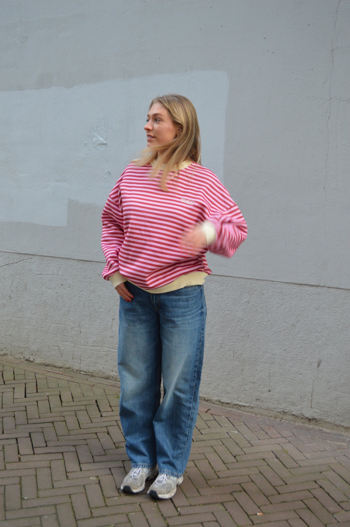 The striped sweater pink