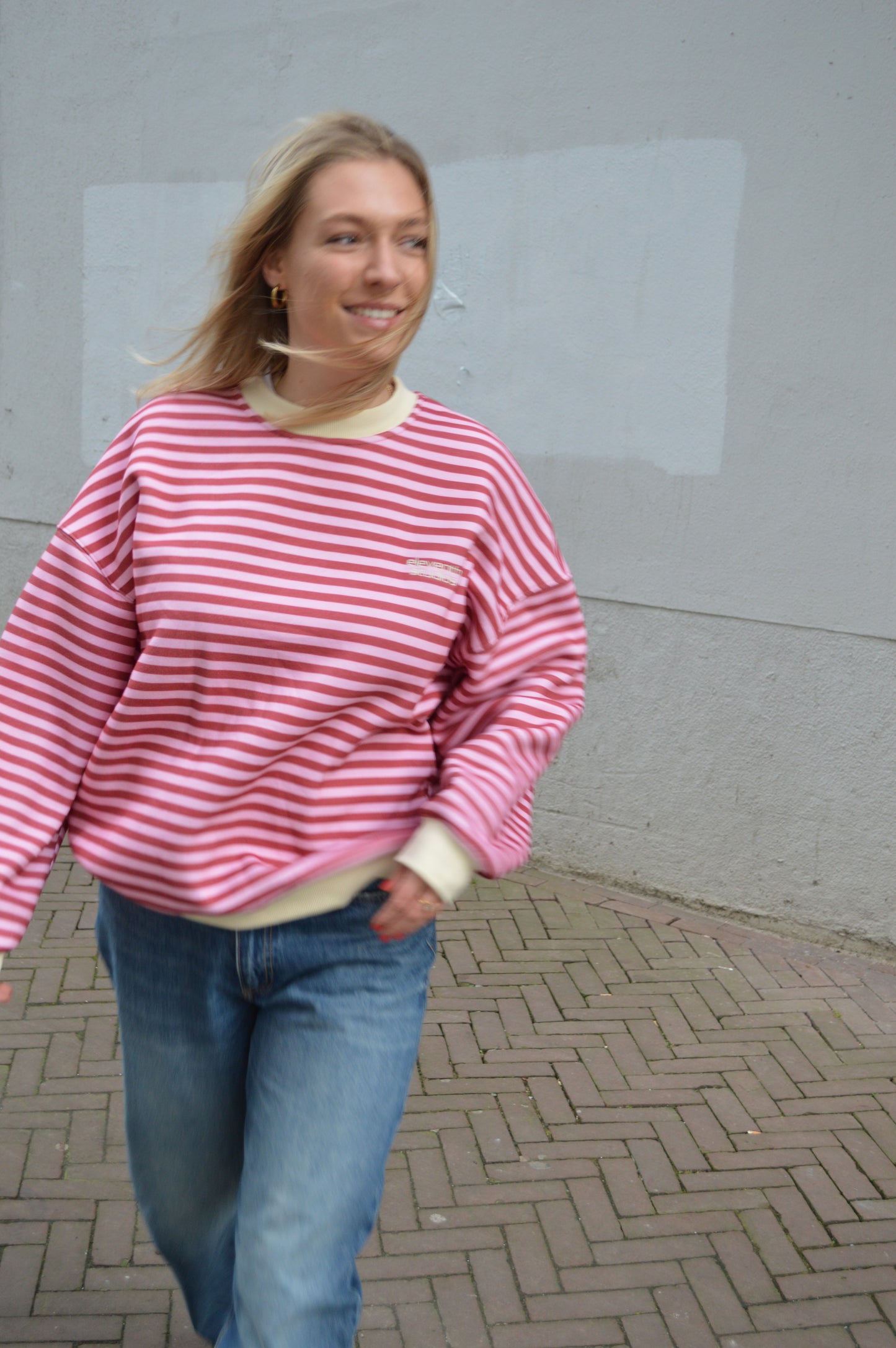 The striped sweater pink