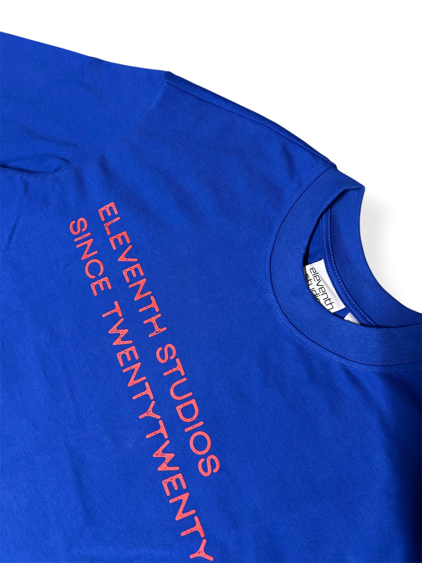 The distressed longsleeve blue