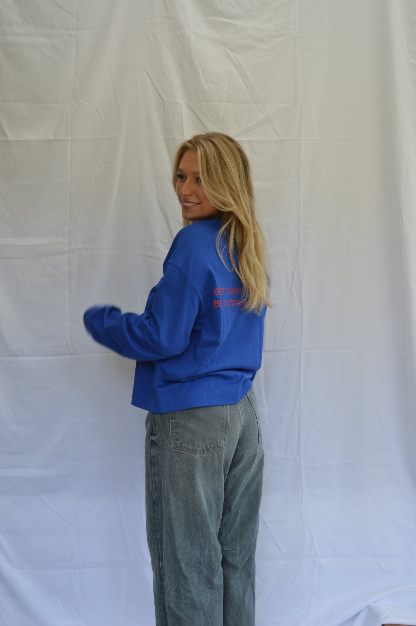 The distressed longsleeve blue