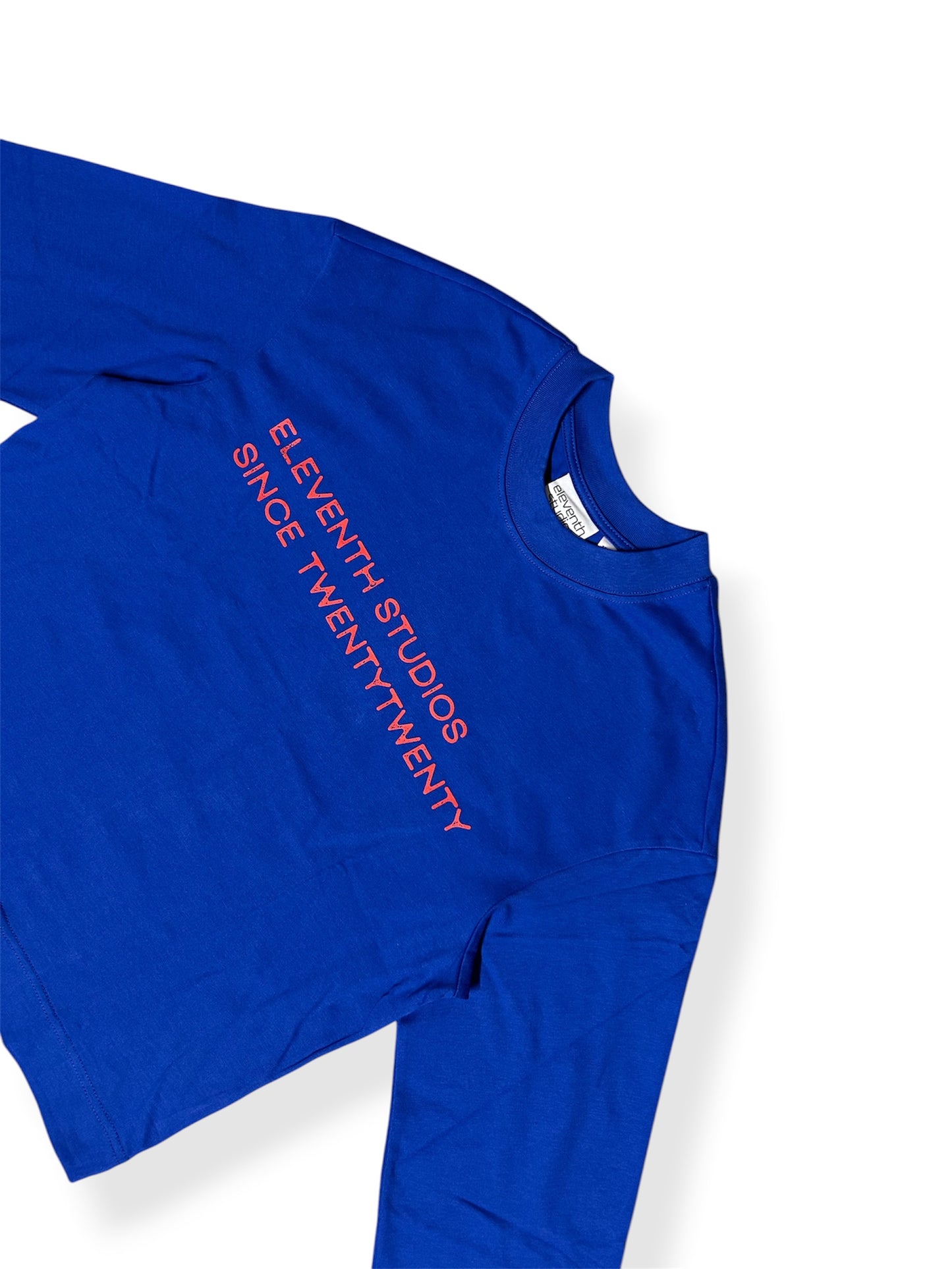 The distressed longsleeve blue